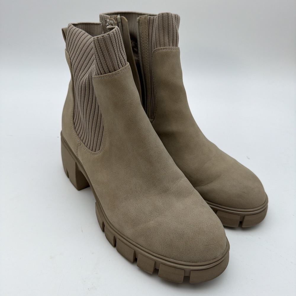 Universal Thread Boots Size 9 1/2 2 Inch Heel